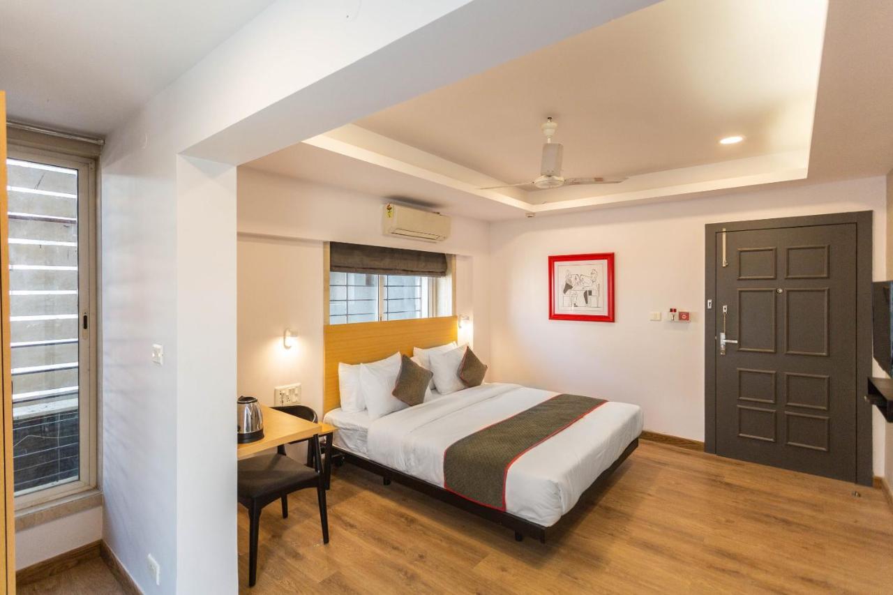 Oyo Townhouse 209 Habitat New Town Hotel Колката Екстериор снимка